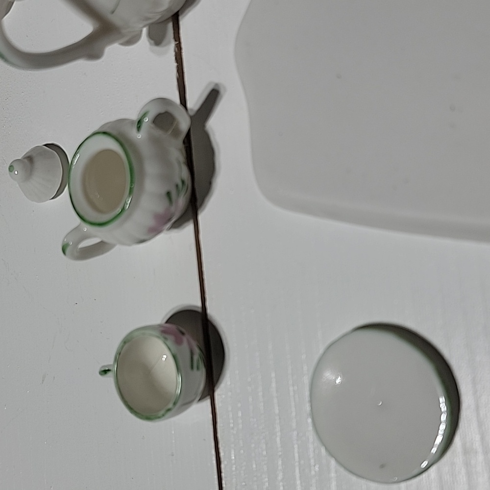 Miniature Tea Set - Picture 7 of 7